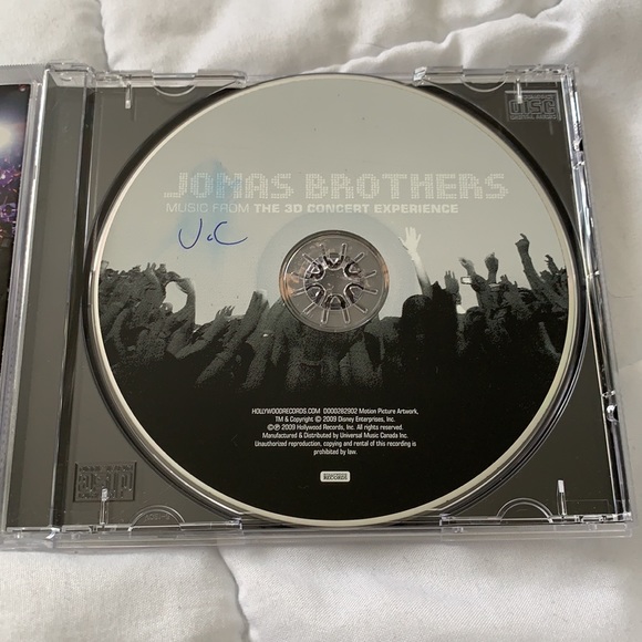 2/$10 Jonas Brothers Music From 3D Concert Experience Album - Picture 3 of 3